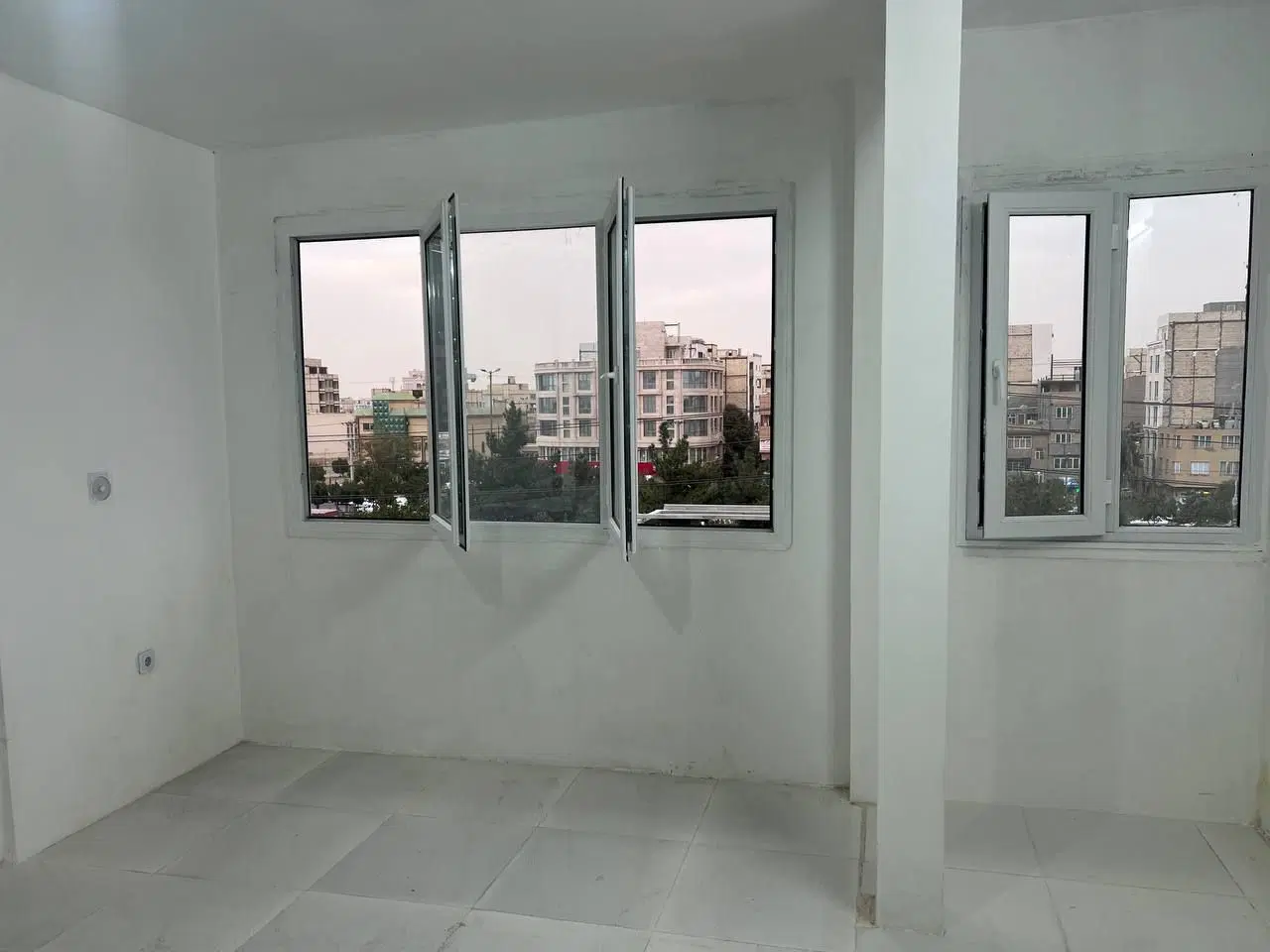 نبش شاهد 85 _ حاشیه سنتو _ 52 متر ط3