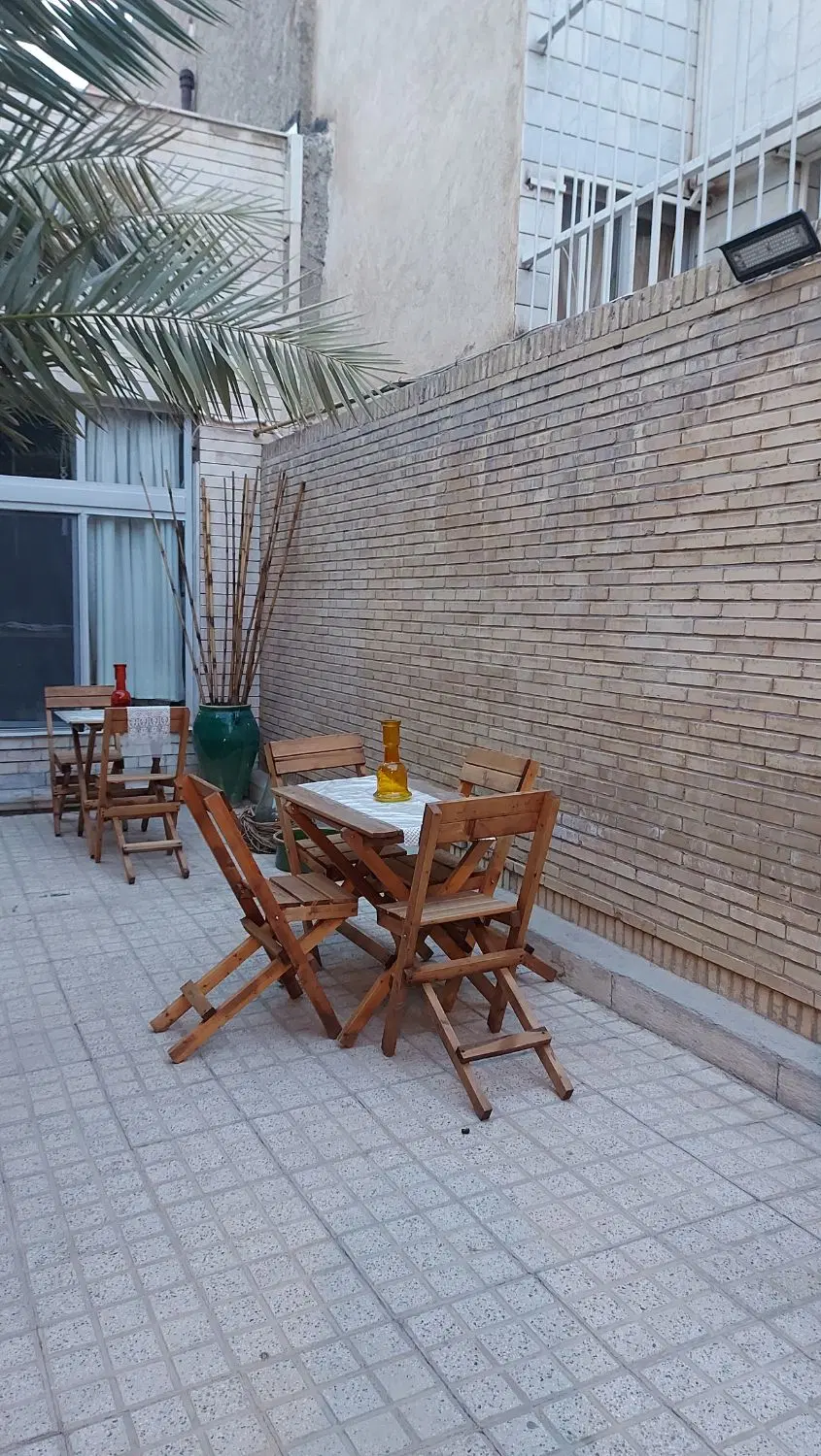 اجاره حیاط گالری برای کافه یا شربت خانه