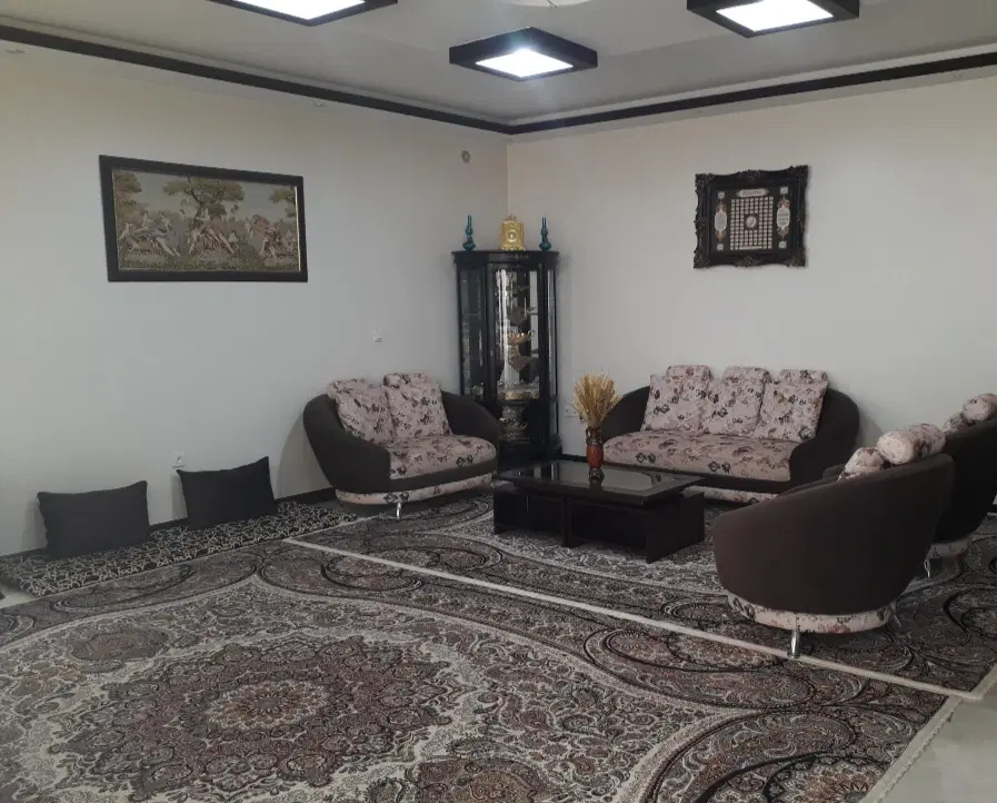 هم خونه فقط آقا