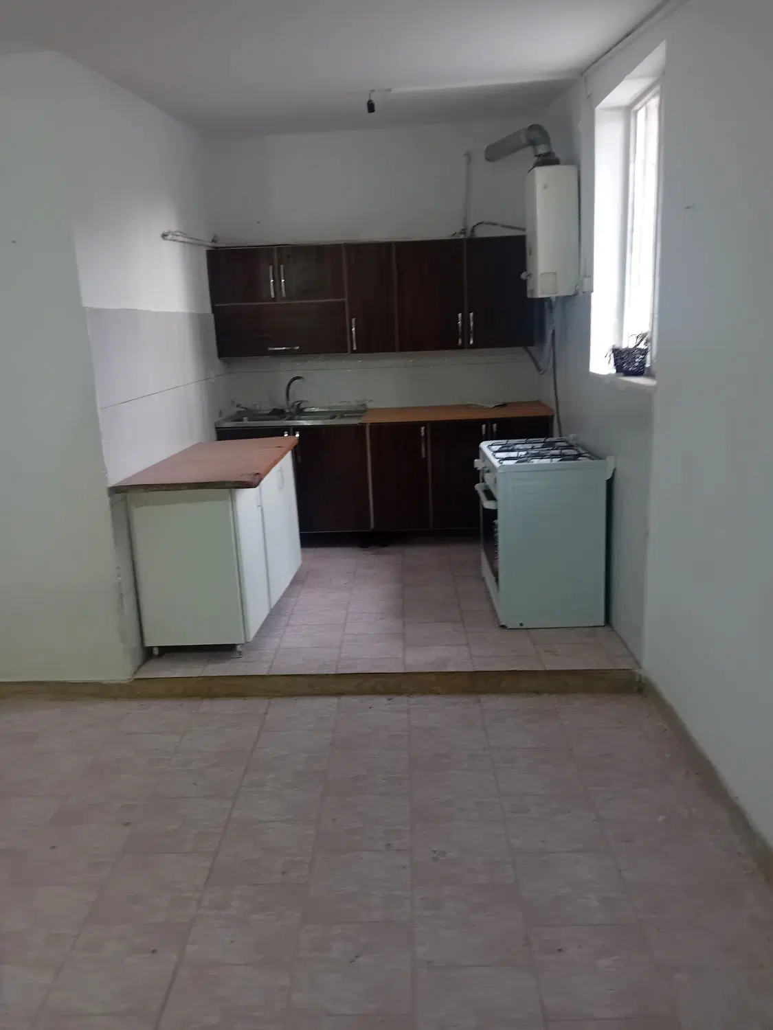 ۴باغ ۴۰۰متر سوله مسکونی محوطه خ گل نرگس
