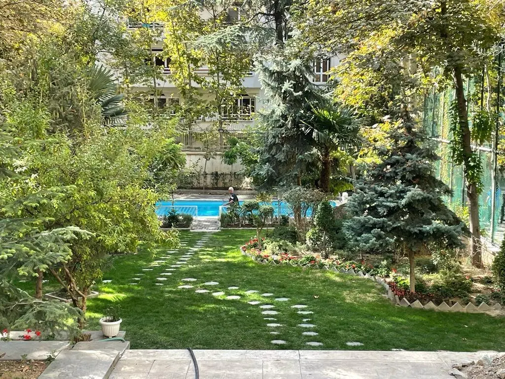 فرمانیه شرقی ۱۱۰متر آپارتمان *۱۱۰متر قدرالسهم*