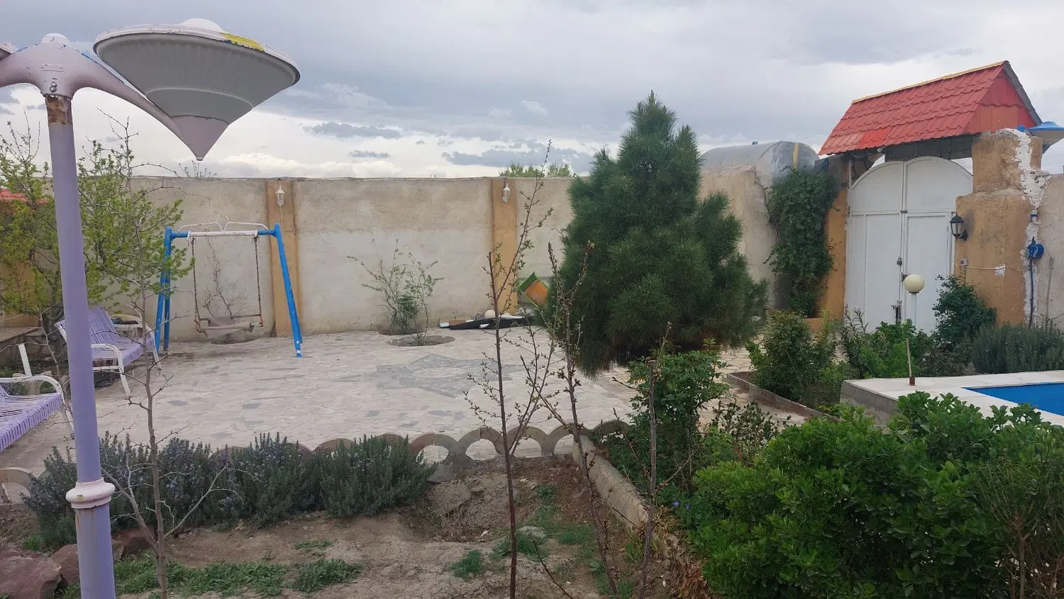 باغ ۵۵۰ متری