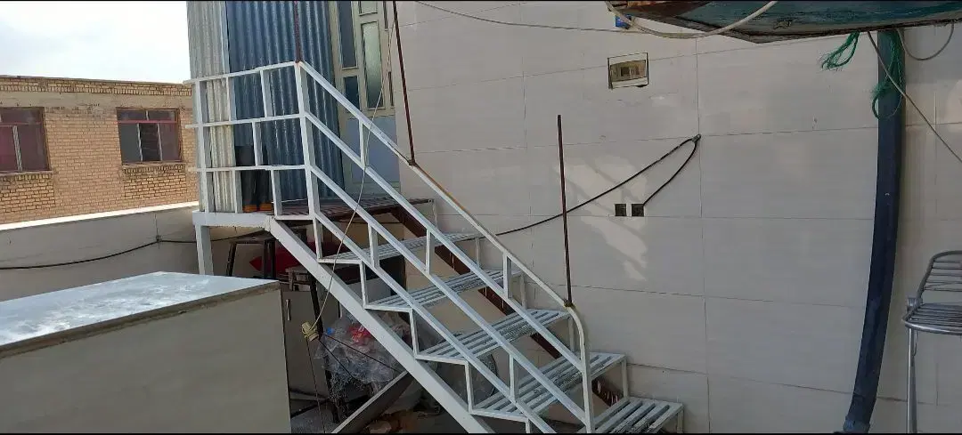 خانه 4 طبقه در میدان کریم خان