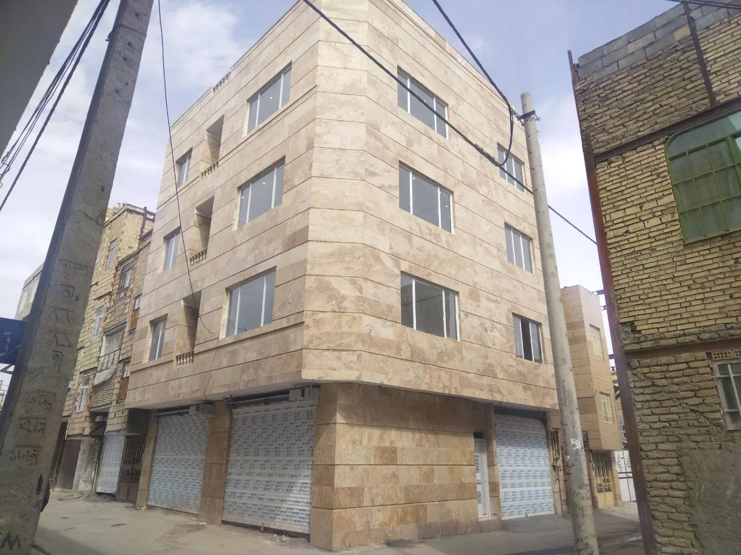 دونبش غرق نور