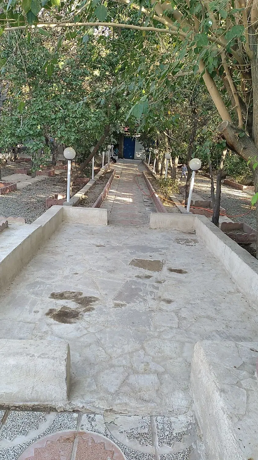 زمین سند دار۳۰۰ متری