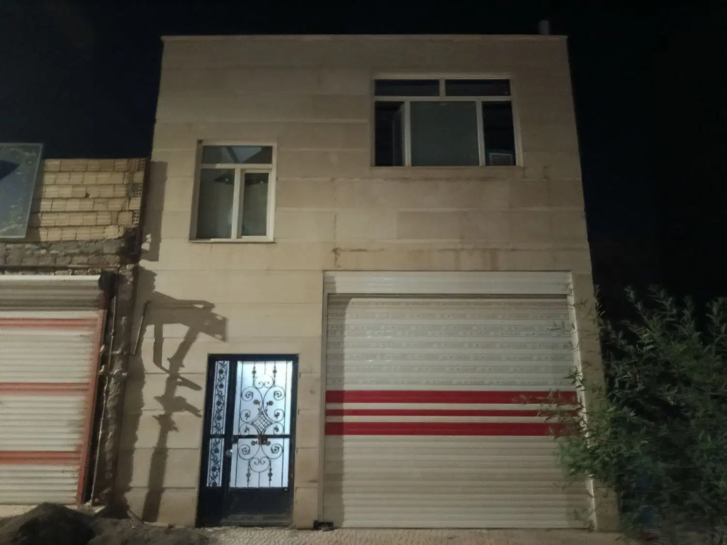 ‌‌اجاره کارگاه گاوخانه