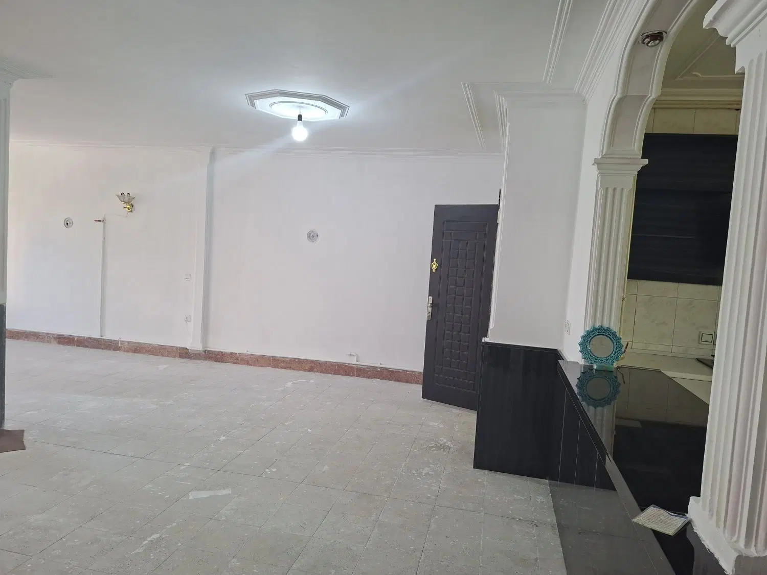 اجاره یک واحذ ۱۳۰متر رنگ امیزی شده تروتمیز