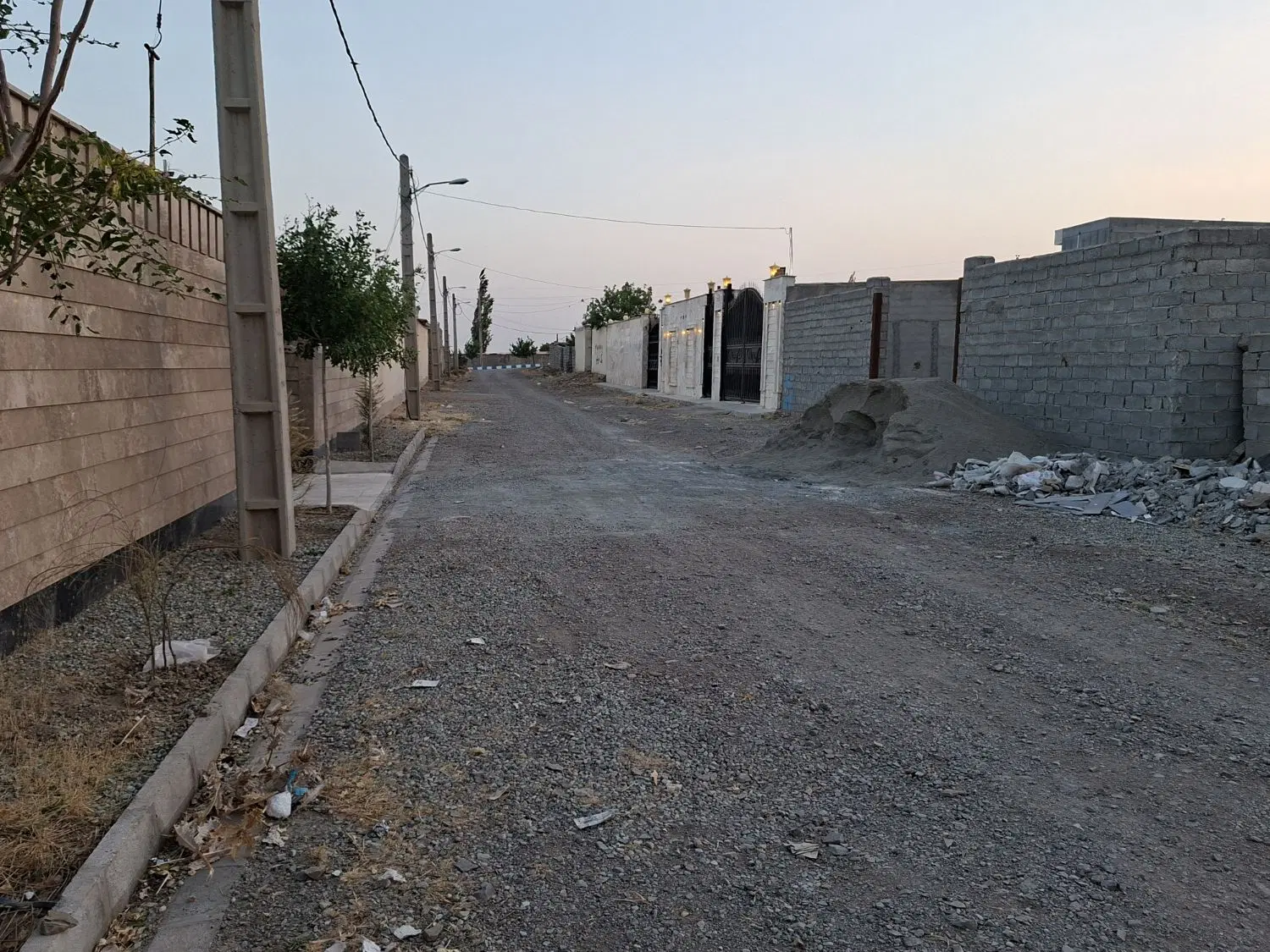 زمین مسکونی چهاردیواری مناسب ویلایی