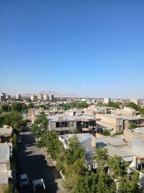 یک واحد آپارتمان۱۳۰ متری  در طبقه ۴