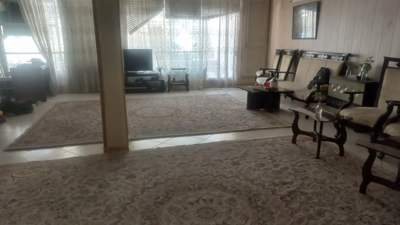 آپارتمان ۱۳۰ متری دو قدمی خیابان سروش