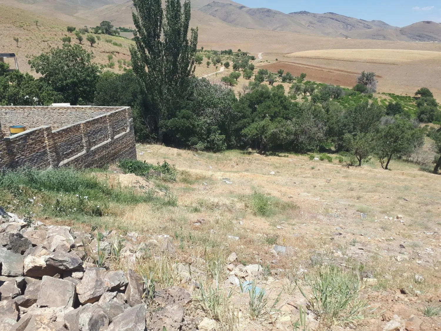 زمین فروشی