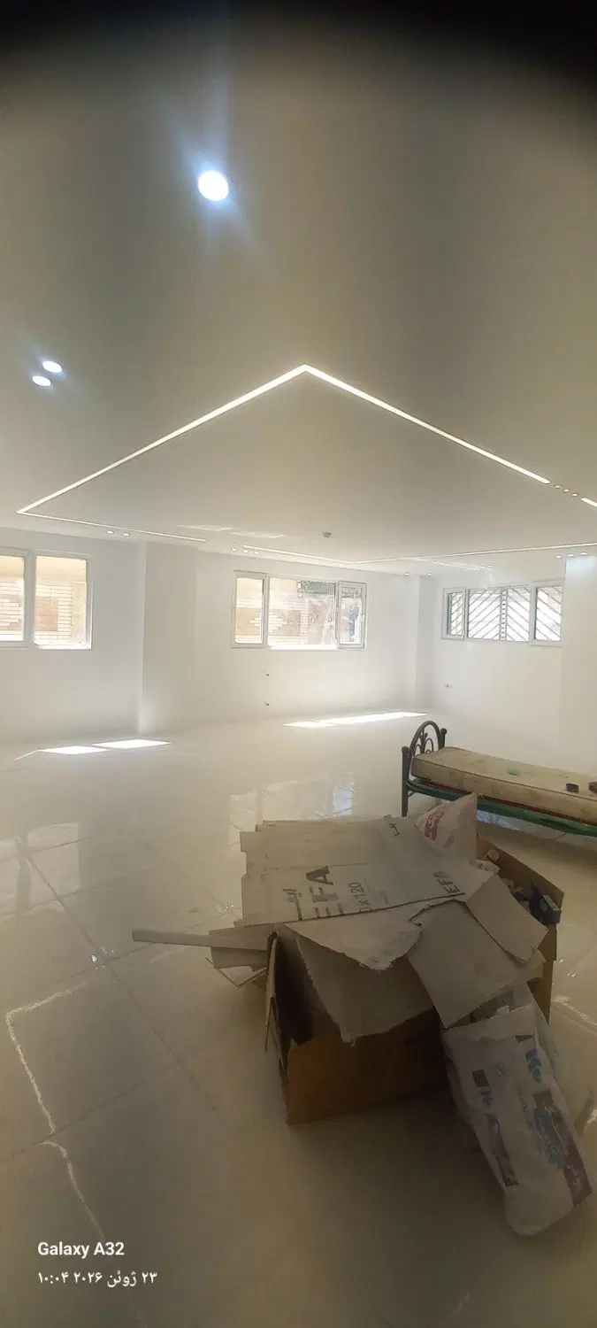 واحدی ۱۳۵ متری نوساز خیابان ولیعهد