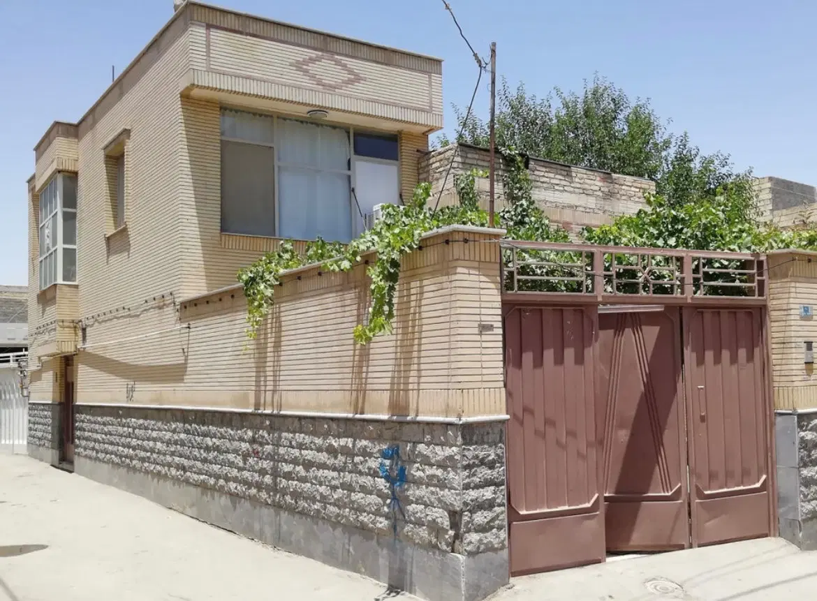 خونه ویلایی ۱۶۵ متر سرکوره ها نزدیک به جاده اصلی