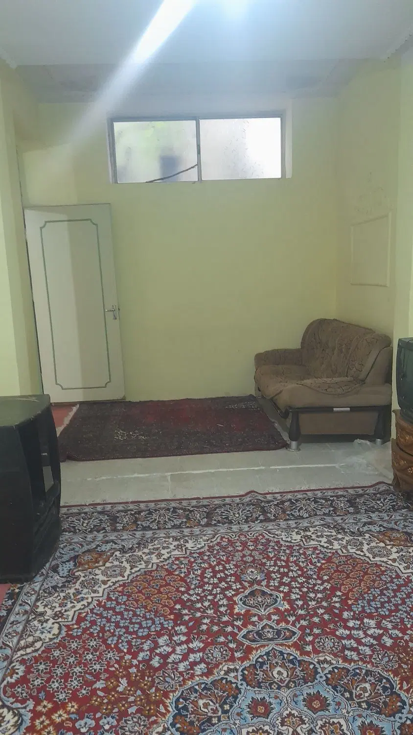 خانه ویلایی  نقلی با پارکینگ و حیاط شهرک بهزیستی