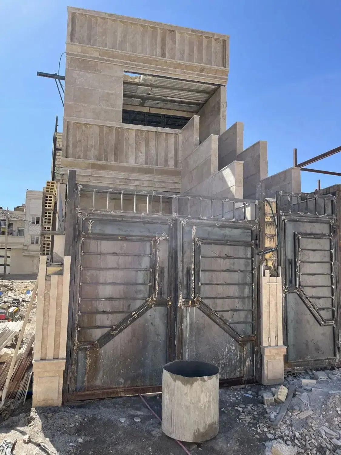 خانه در پاپی خالدار