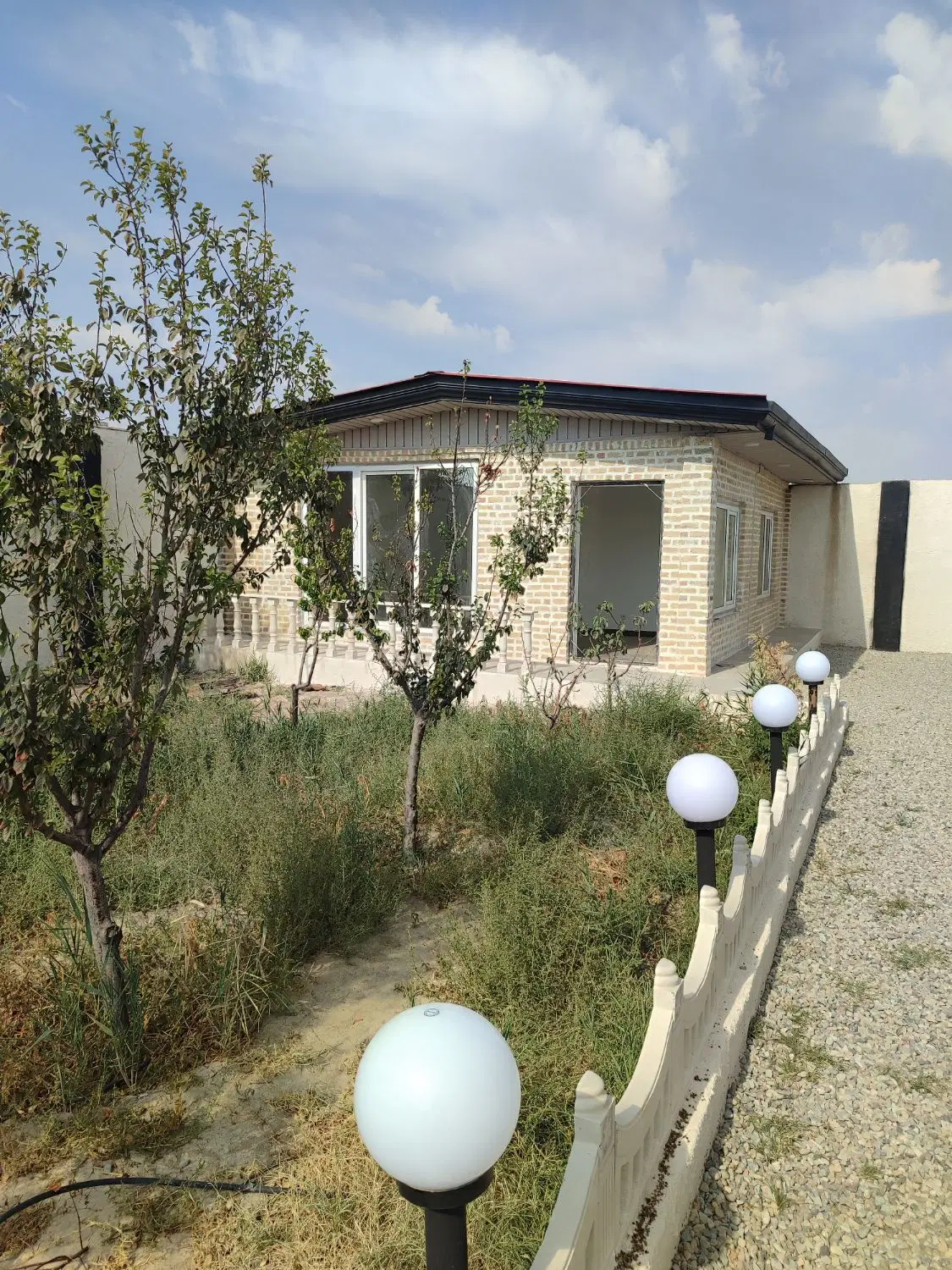 باغچه ویلای سیصدمتری،درشهریار