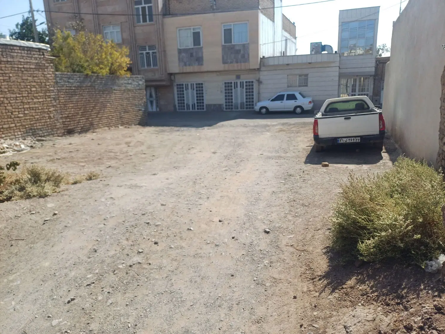زمین فروشی