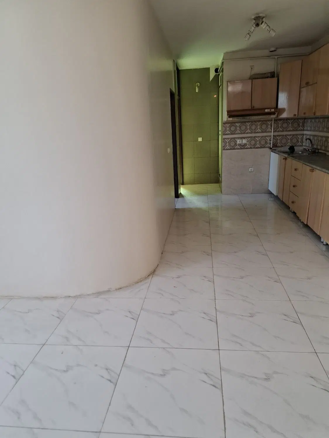 اجاره یکدستگاه آپارتمان لکس بلای ویلایی
