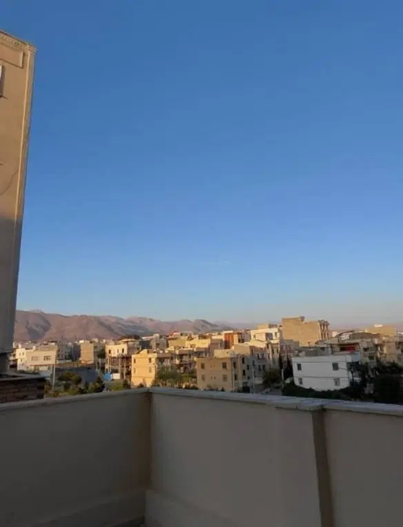 اپارتمان میدان انقلاب بر اصلی خیابان اداری مسکونی