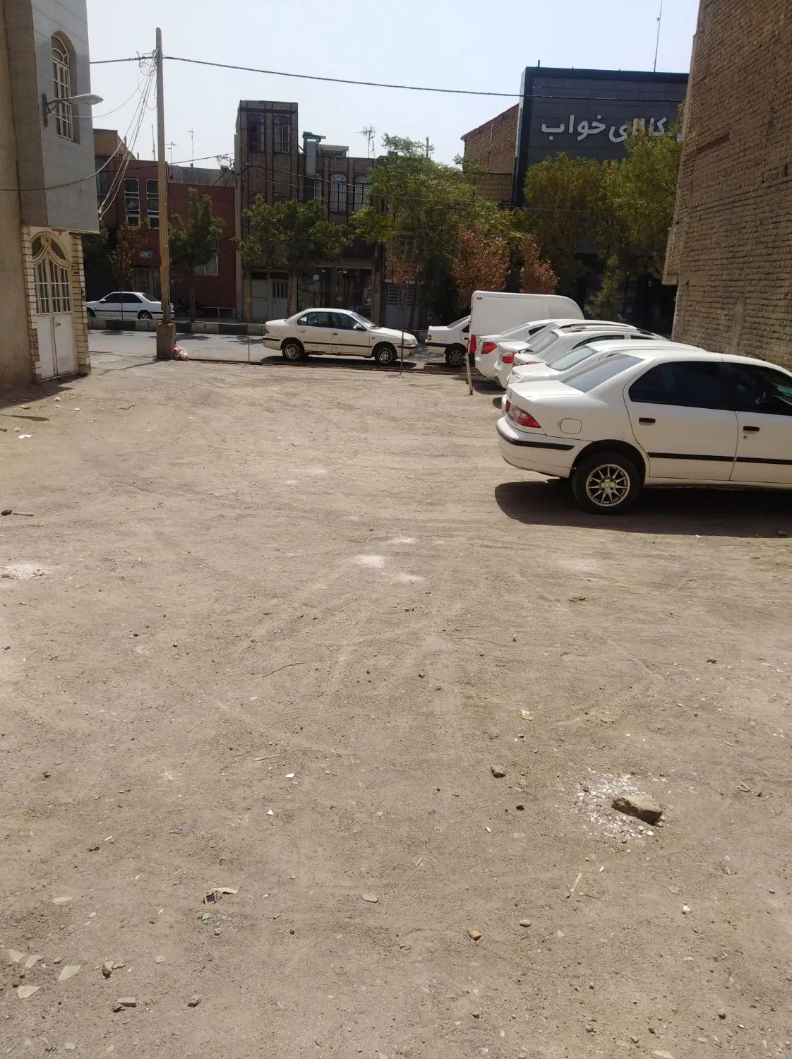 زمین فروشی