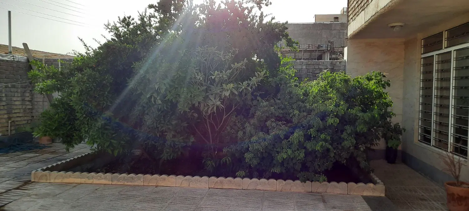 خانه ویلایی درب حیاط ۲۷۵ متری
