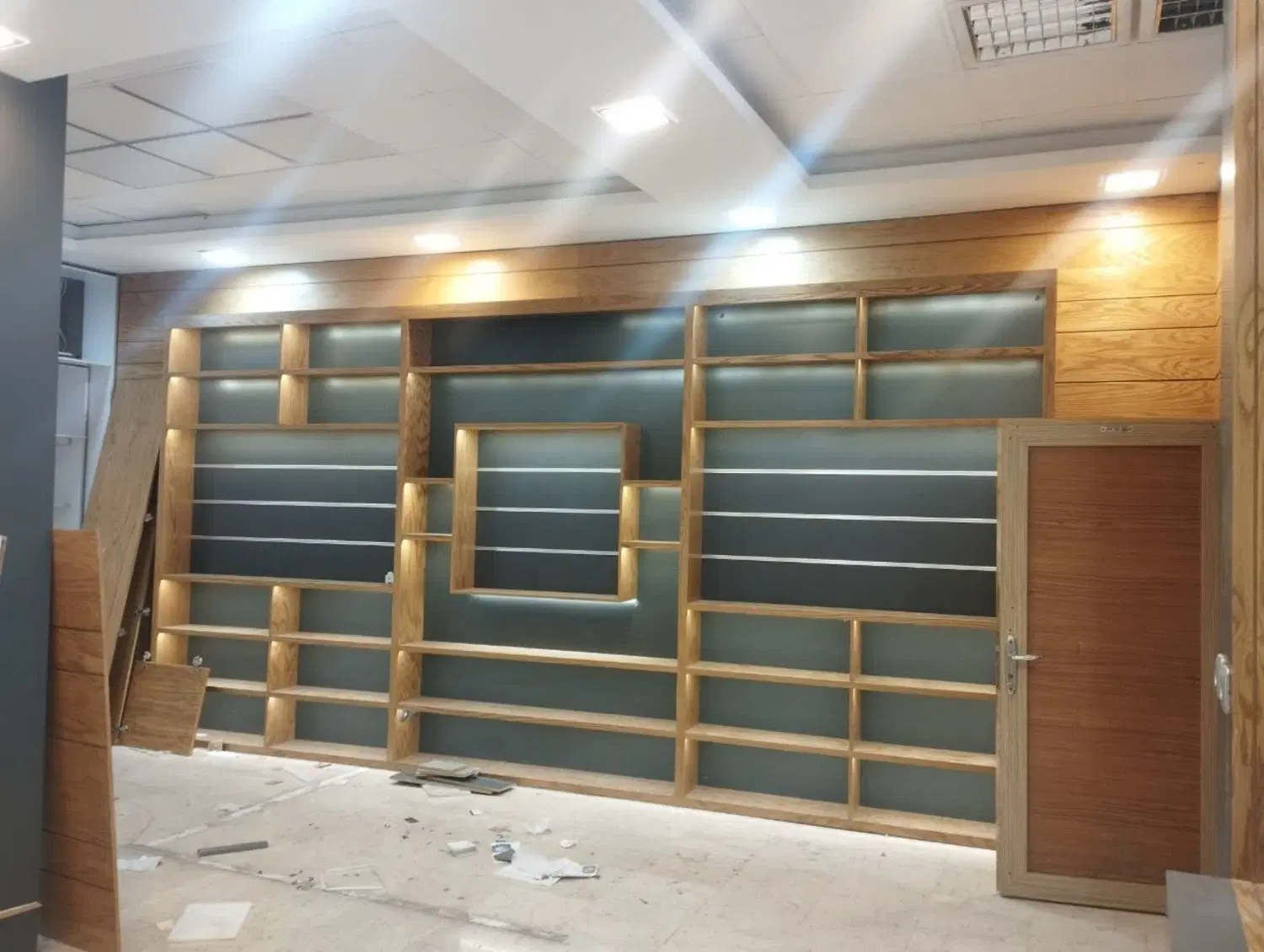 اجاره فروشگاه ۱۲۵ متری، برِ خیابان اصلی بزرگمهر