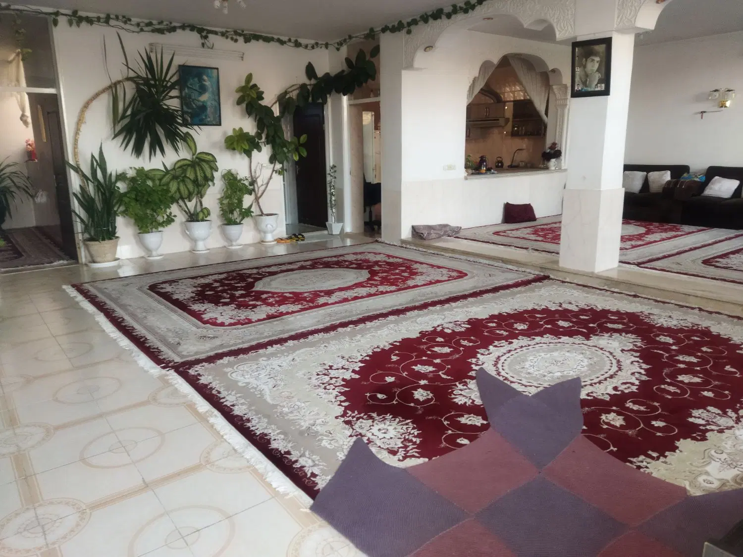 حیاط بزرگ ویلایی سه خواب دهدق