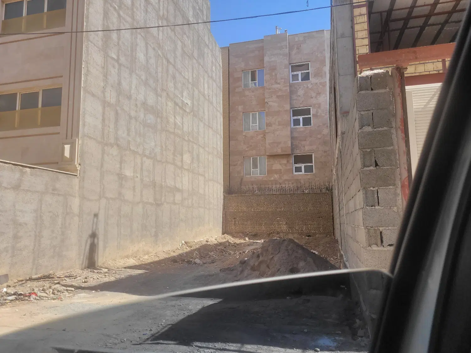 زمین ۱۵۷ متری با ۷_۵ بر وقلفتی