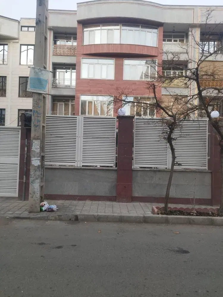 ۷۰ متر پارکینگ اختصاصی