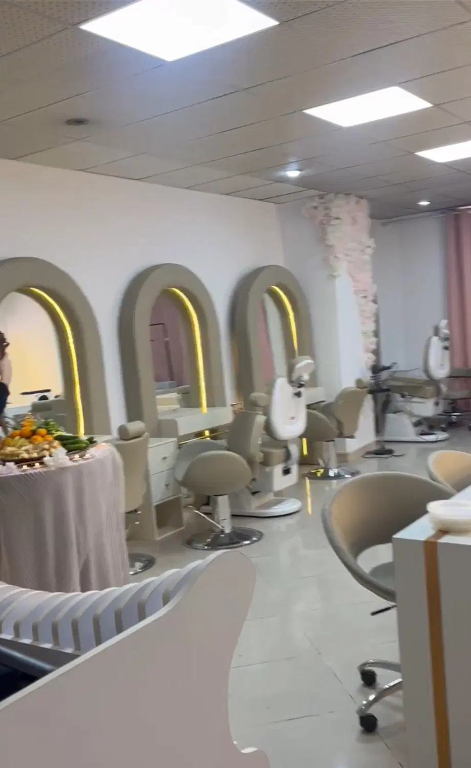اجاره  میز  ناخن،تخت مژه  درختی
