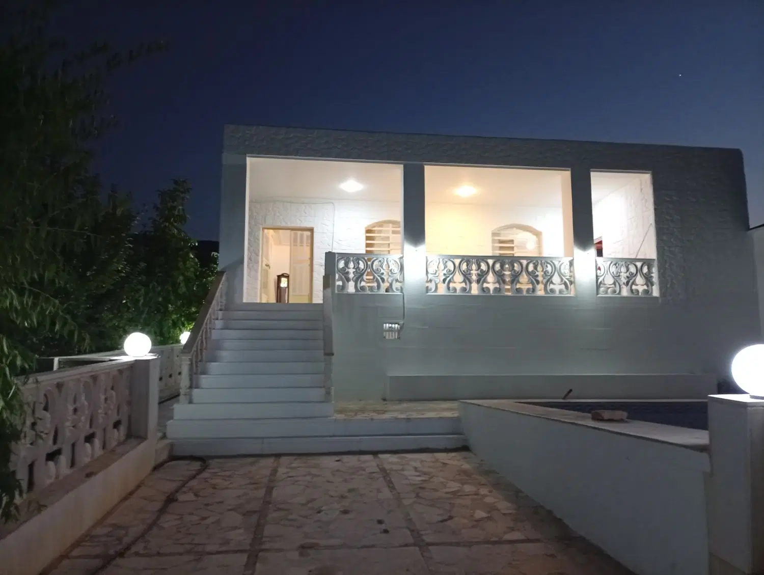 باغ .ویلا