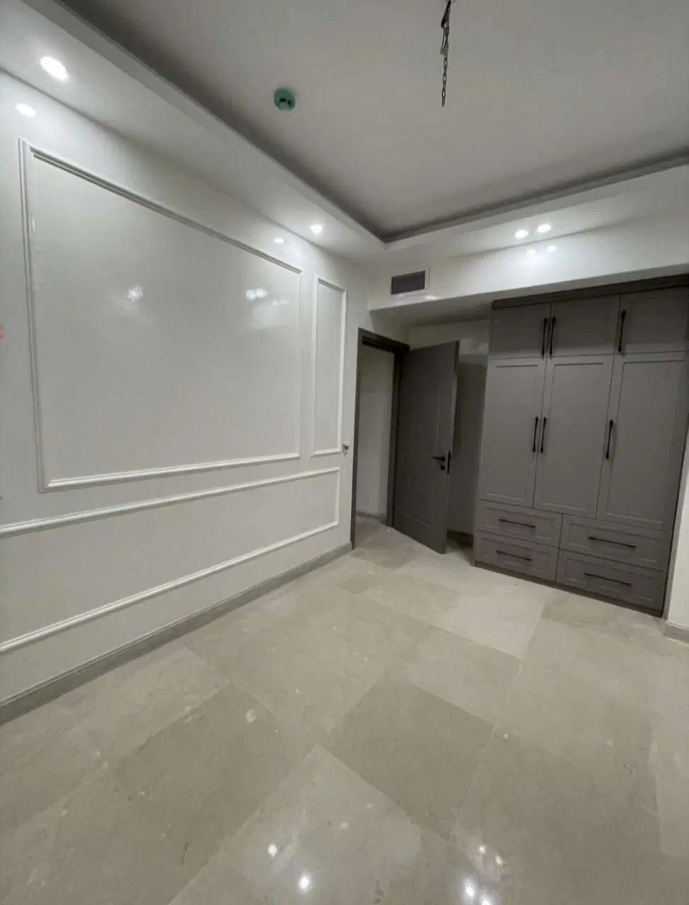 مرزدان تاپ لوکیشن ۲۱۰ متر ۳ خواب رهن کامل