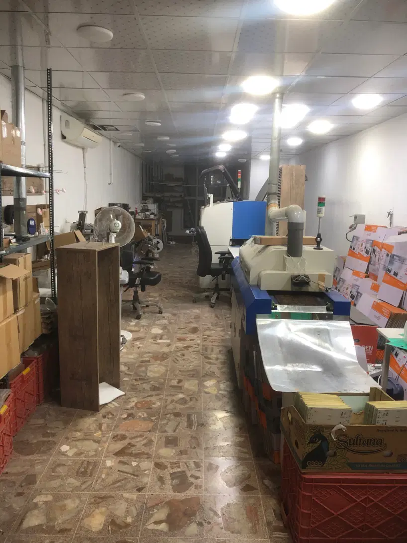 ۲۰۰ متر پارکینگ ۱۶۰ متر حیاط جمعا ۳۶۰ افسریه