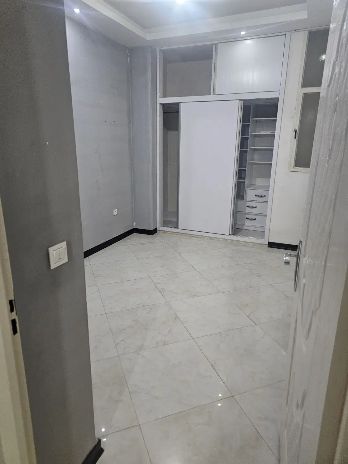 اجاره واحد 140متری فول امکانات