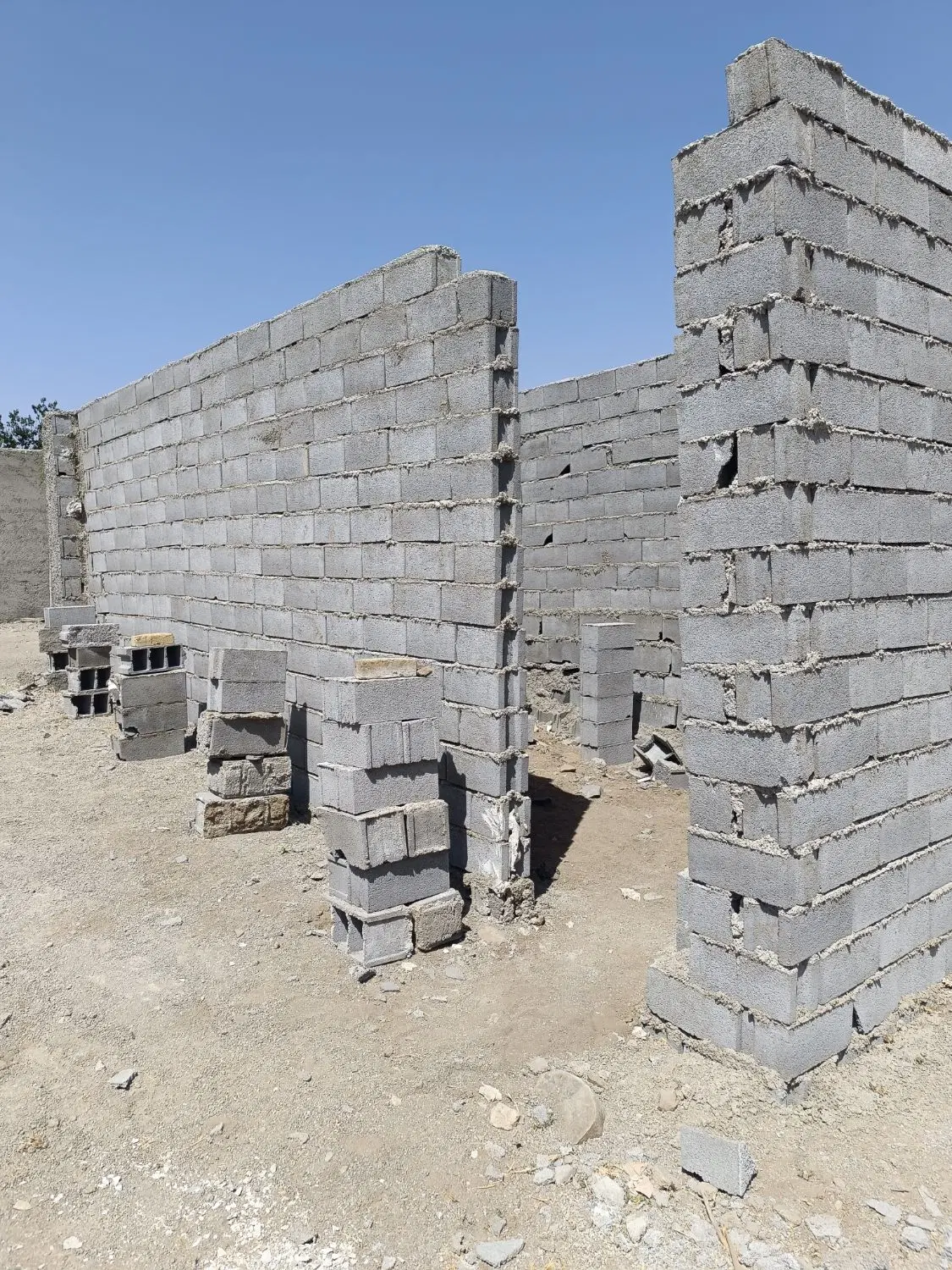 زمین فروشی