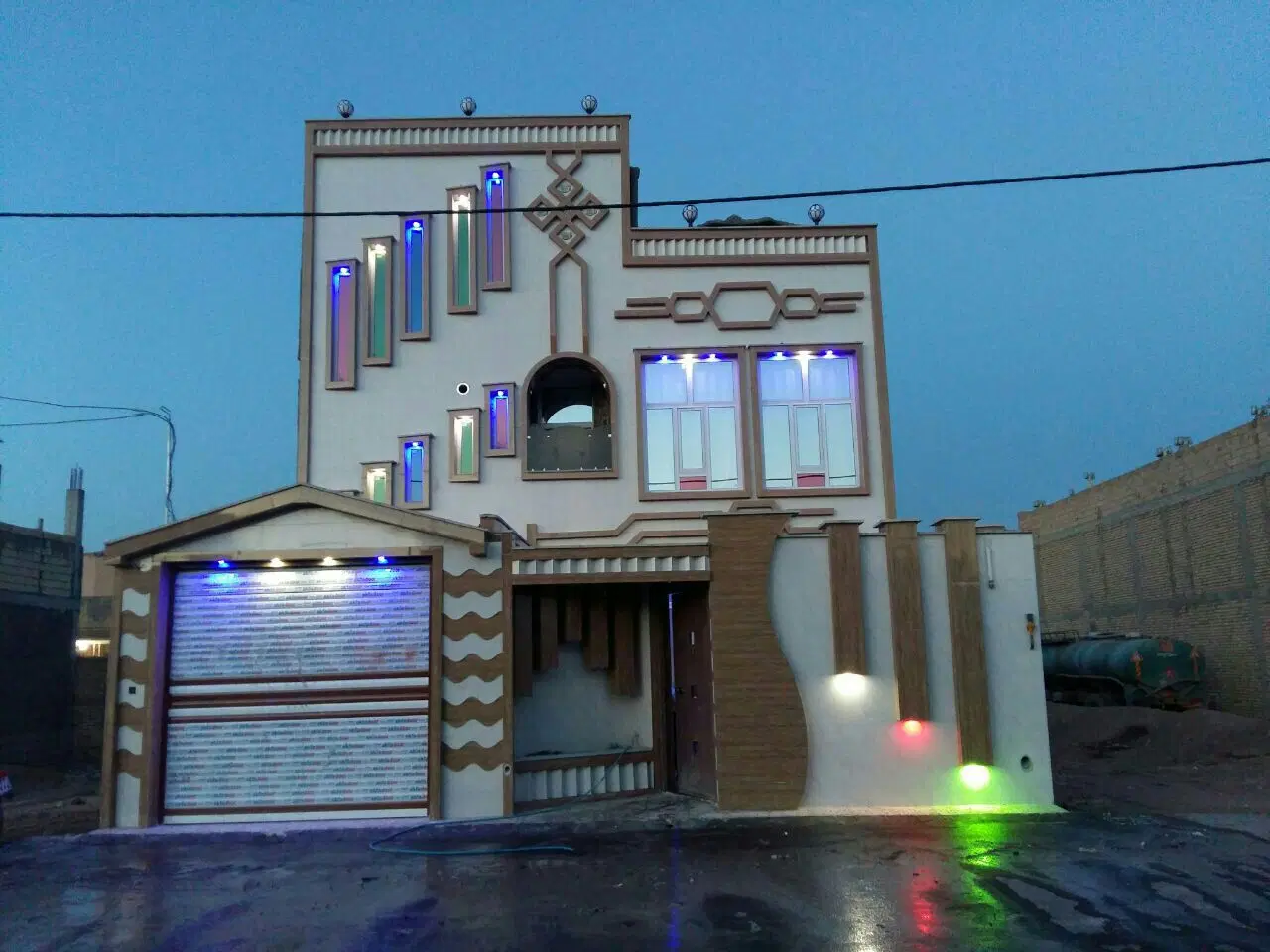 فروش منزل مسکونی یک میلیارد زیر قیمت