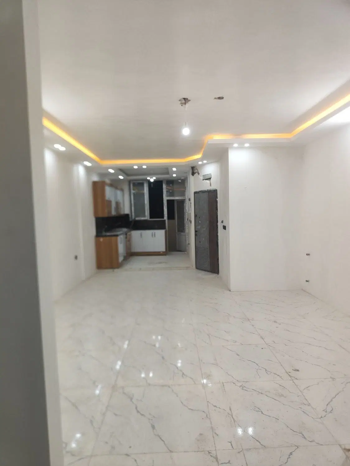 منزل مسکونی با پارکینگ و آسانسور فروشی