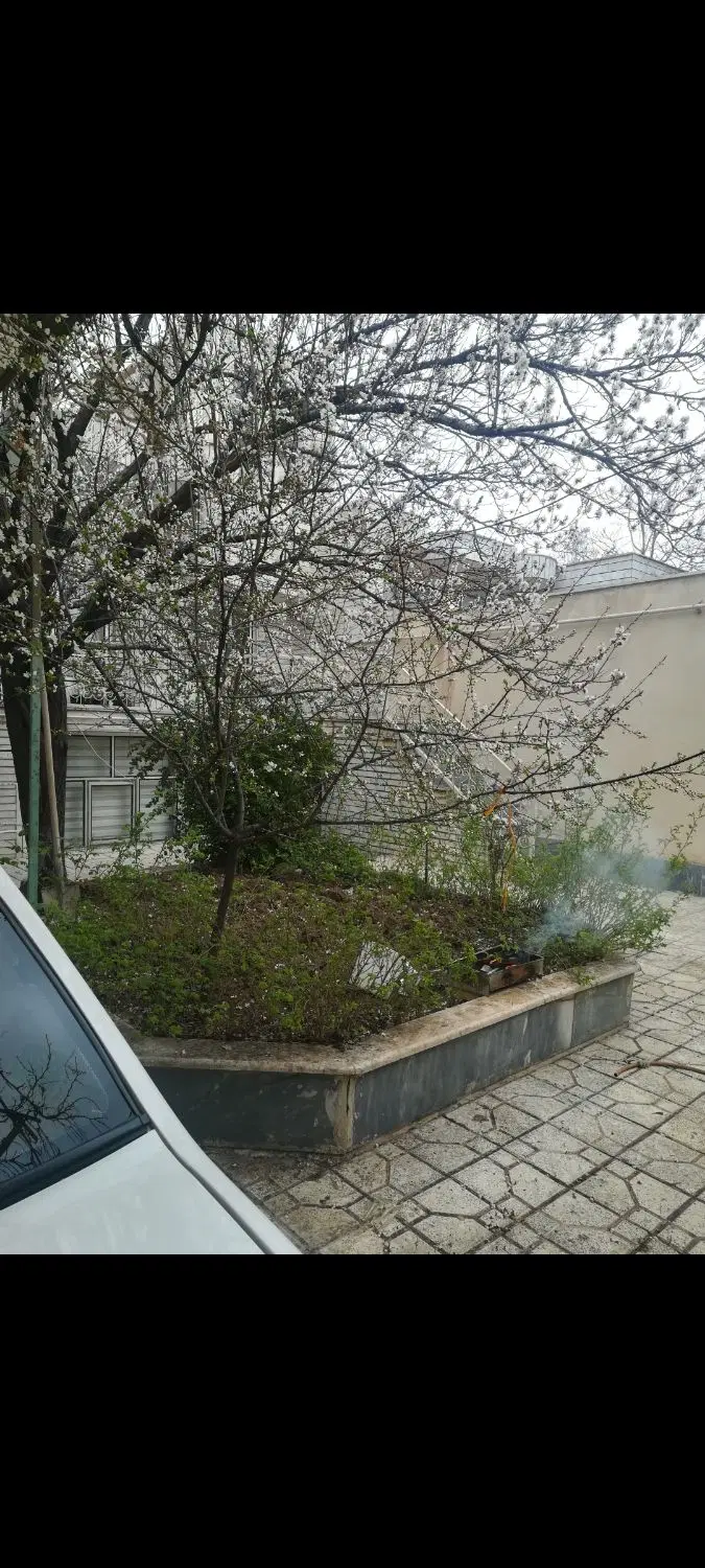ویلایی  دو واحدی خیابان ۱۸متری موقعیت عالی