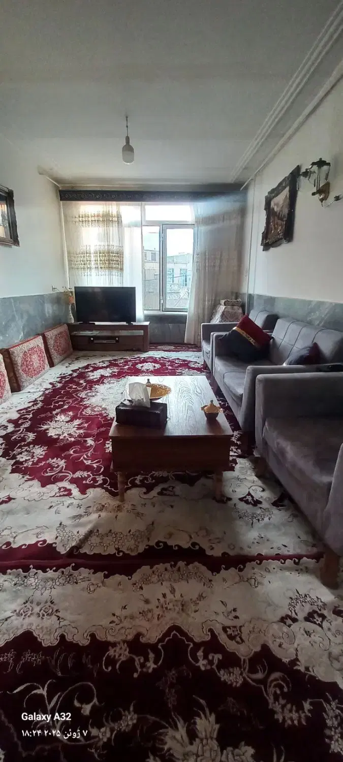 ملک تجاری مسکونی یک طبقه و دو دهنه مغازه