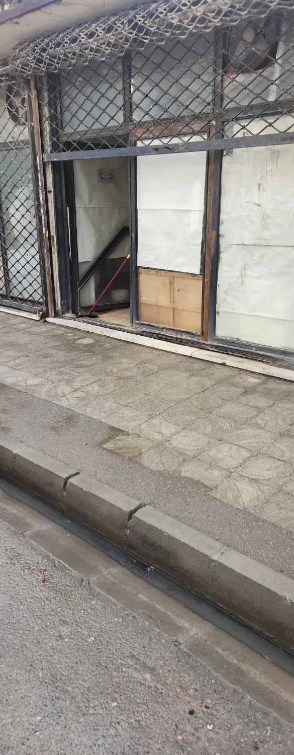 مغازه ۵۰ متر(دارای برق سه فاز)