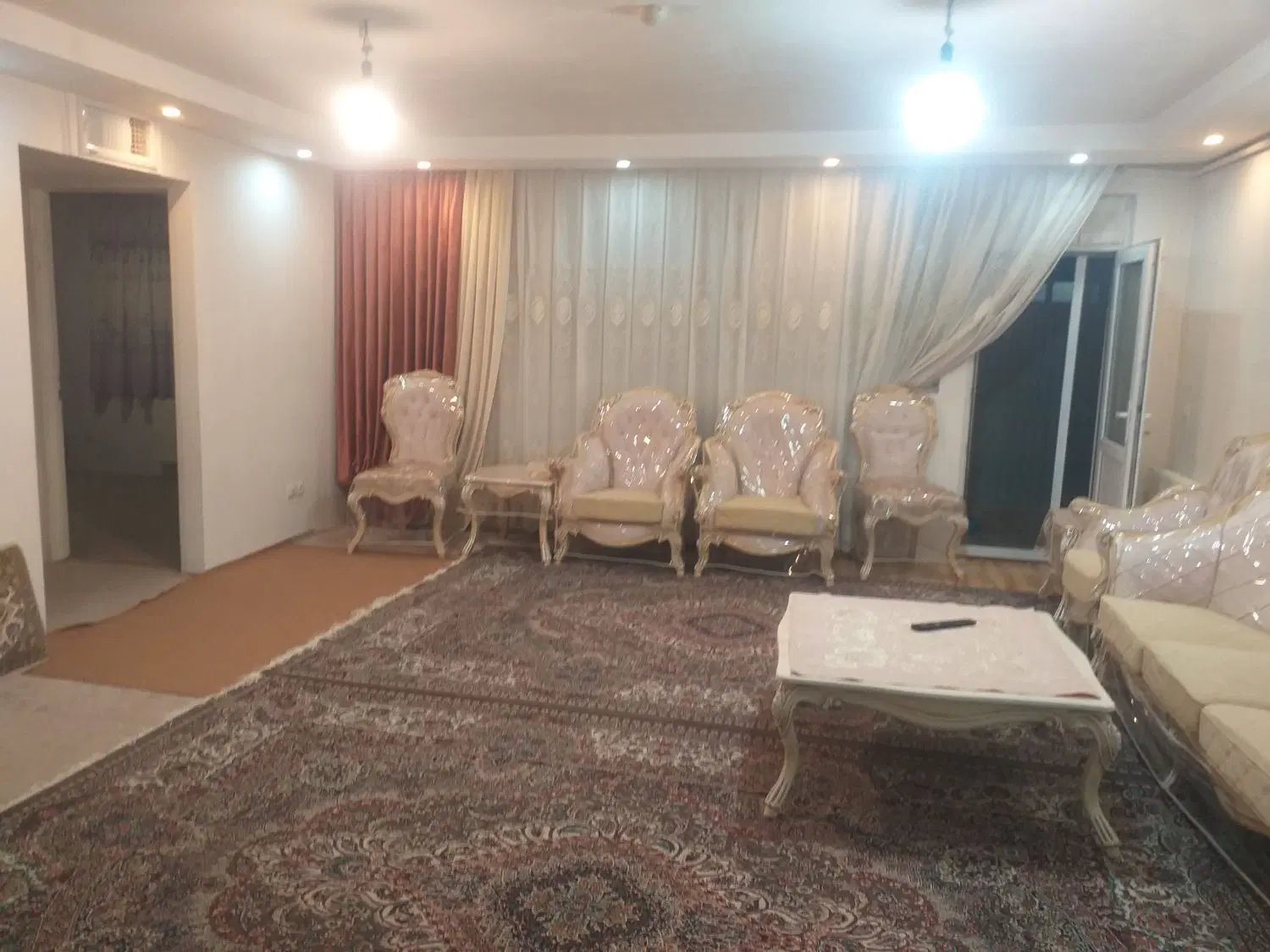 آپارتمان ۹۵ متری در شهرک مدنی