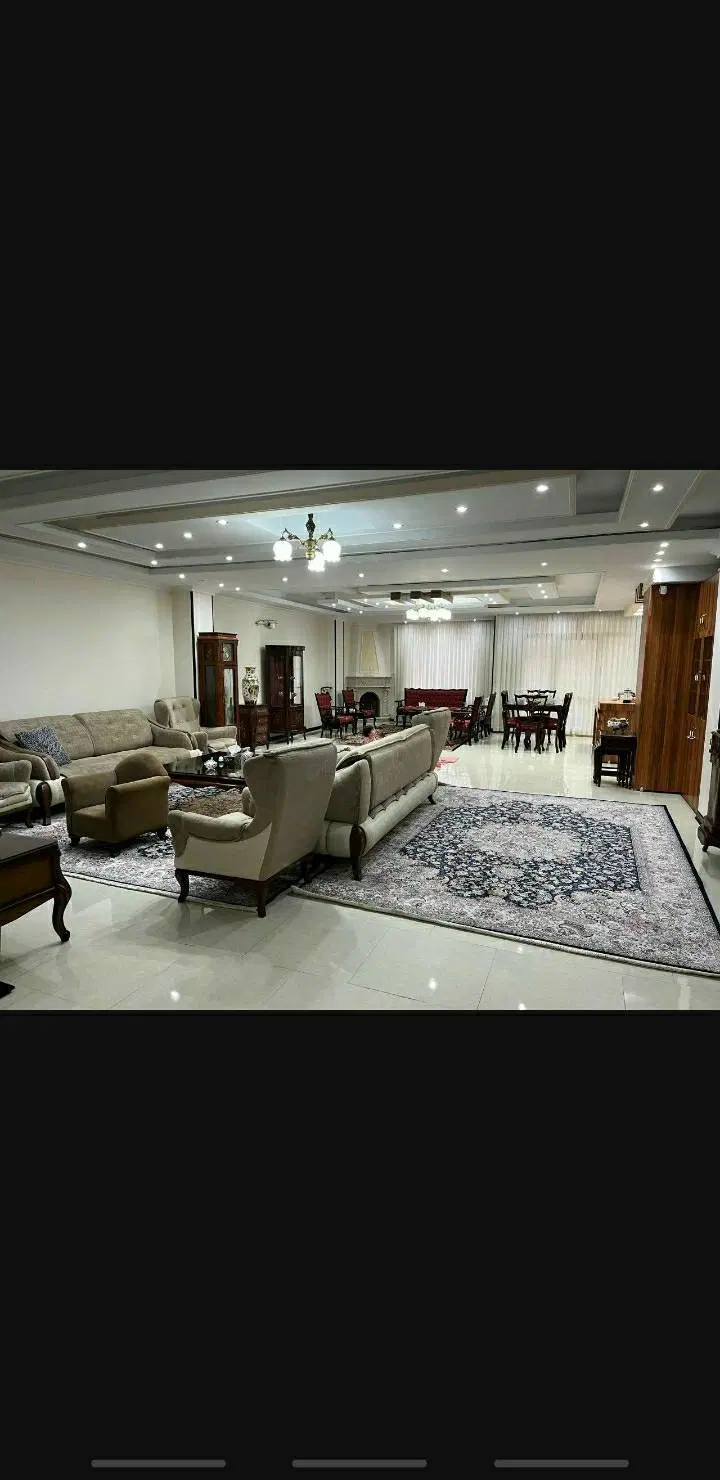 برج ایزیار فاز یک ۱۵۰متر ۳خواب نورگیر بسیار خوب