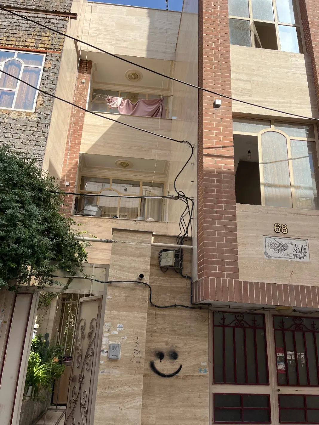 آپارتمان ۸۵ متر ی خواب طبقه همکف راه جدا حیاط دار