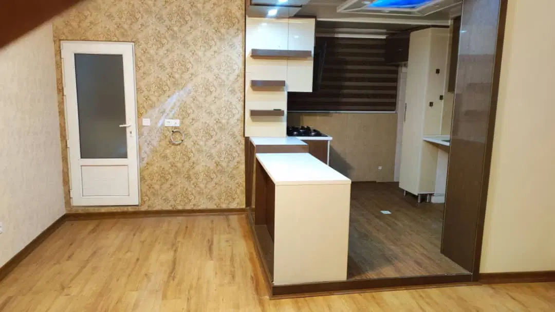 ۶۰ متری طبقه همکف