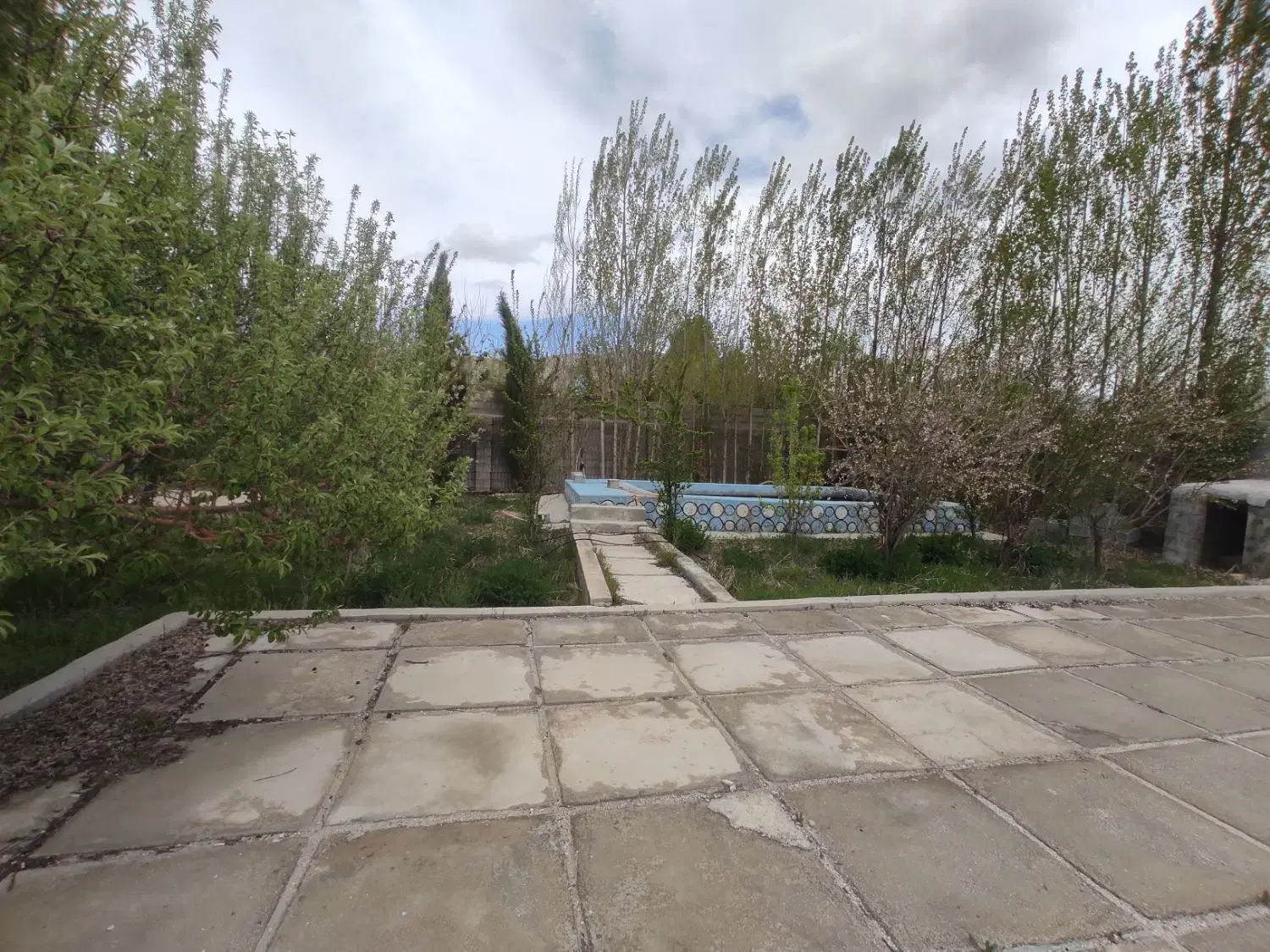 باغ ویلای سپیدان