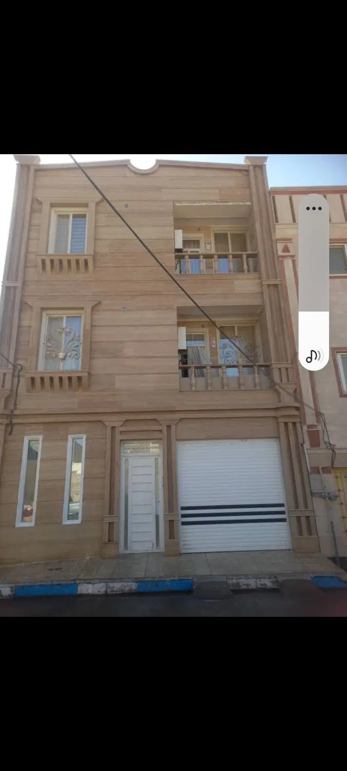 خانه دو واحد مسکونی یه پیلوت و حیاط