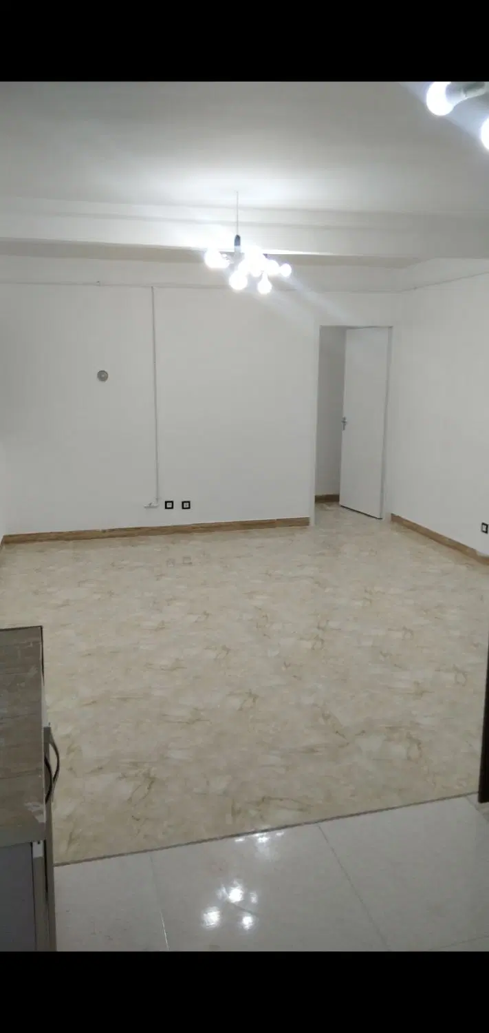 واحد تمیز بسیار ارزان قیمت در شهرک مدنی بدون اجاره
