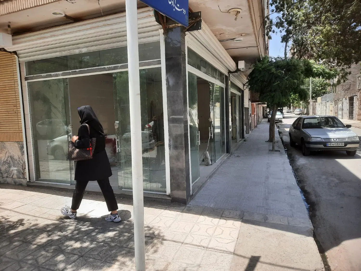مغازه سر دو نبش نو ساز