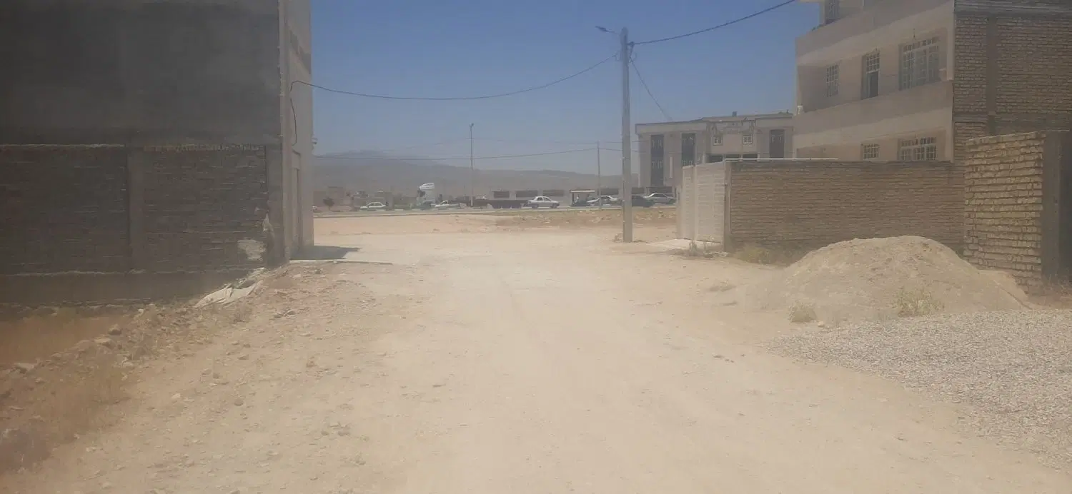 زمین دادگاه ۲۲۰ متر درب ساختمان