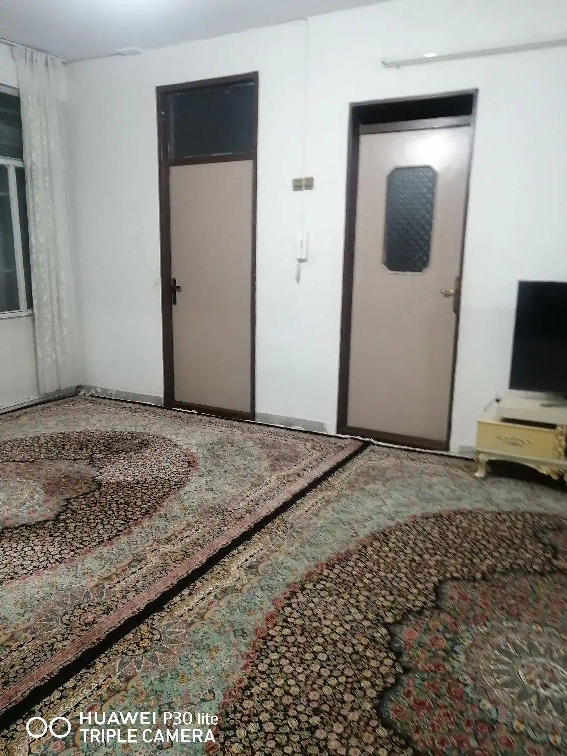 یک باب خانه مسکونی همکف160متری